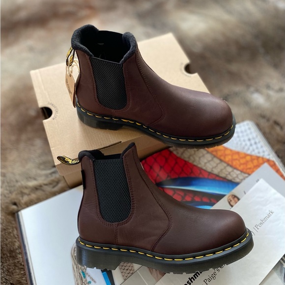 Dr. Martens 2976 Warmwair Leather Chelsea Boots - Picture 5 of 11